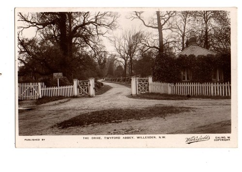 Middlesex the drive - drive,, twyford
